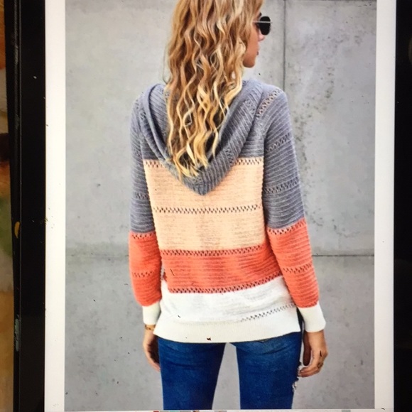 Beautiful Long sleeve color block top - Picture 3 of 5